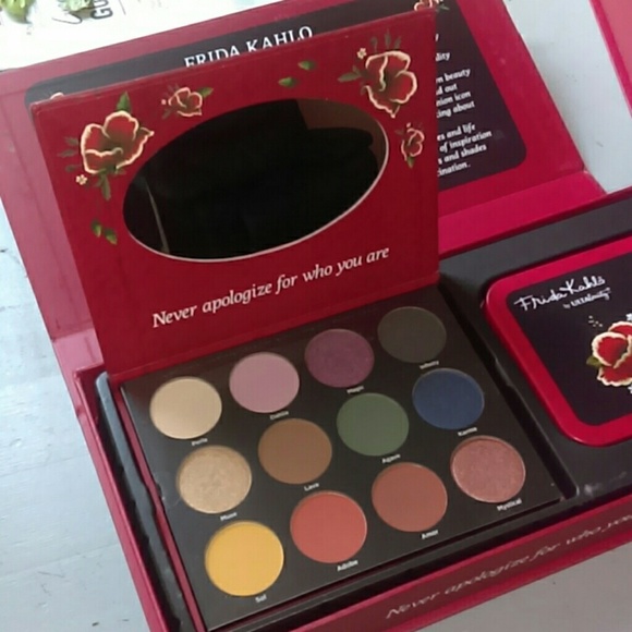 Frida Kahlo Collector's Box - Picture 3 of 8